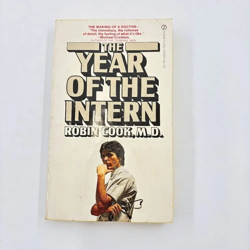 The Year of the Intern - by‎ Robin Cook - First Signet Print Paperback VTG 1973